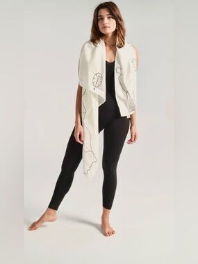 Baserange Oskarda Scarf